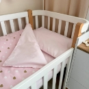 Set lenjerie de schimb pentru patut bebe 3 piese Inimioare roz (2)